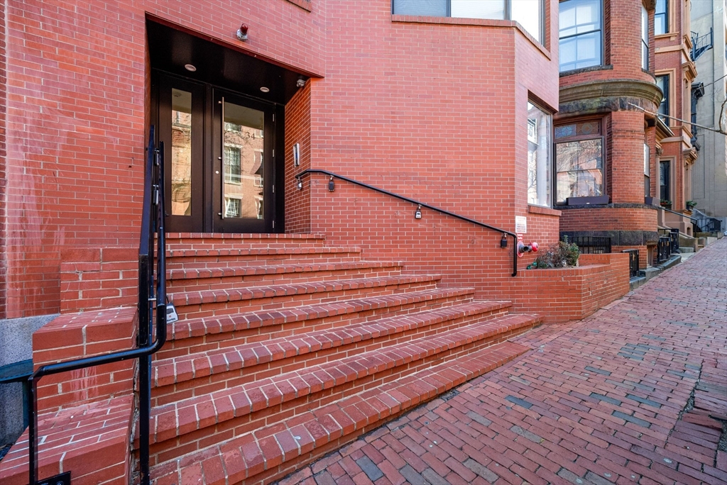 34 Hancock St # 1B