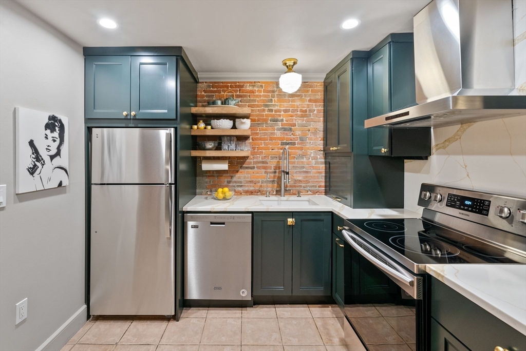34 Hancock St # 1B