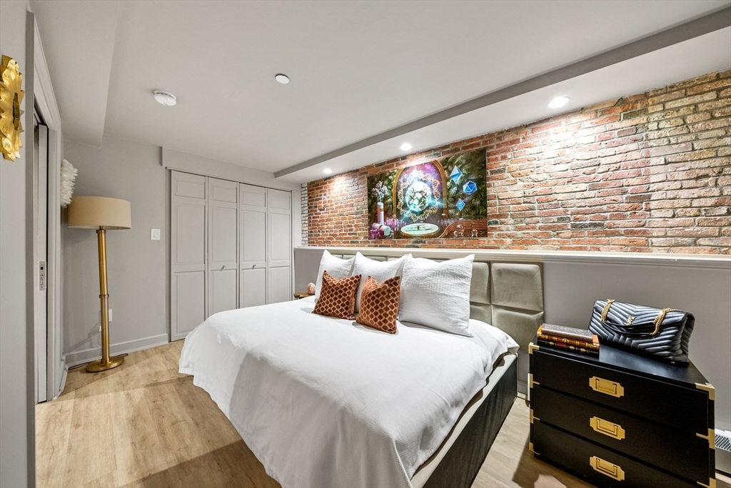 34 Hancock St # 1B