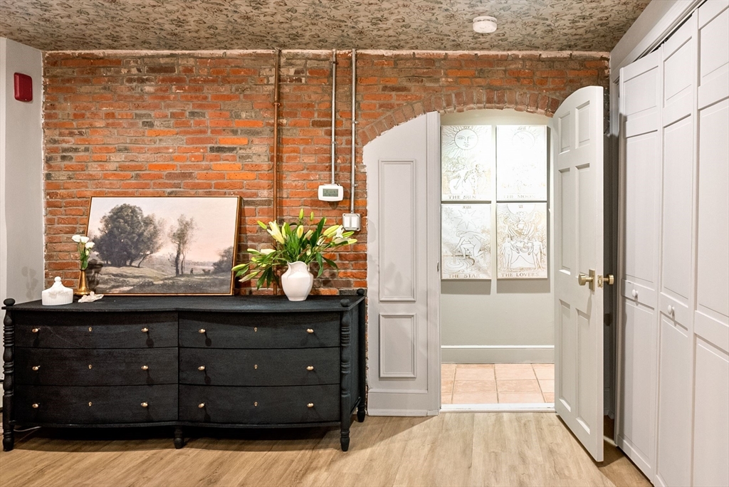 34 Hancock St # 1B