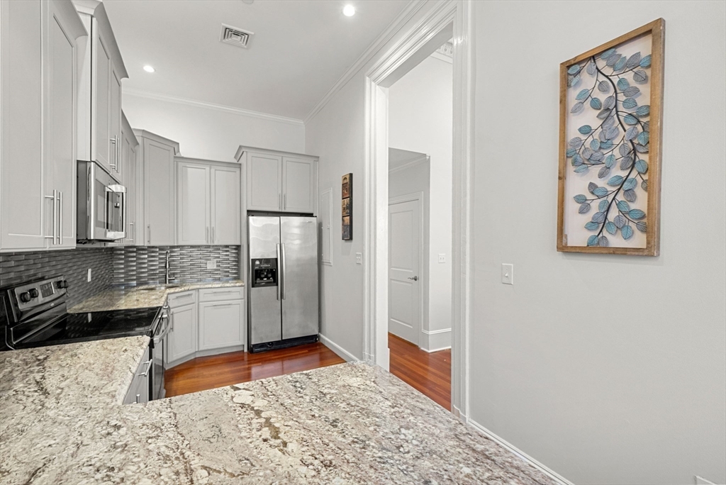 34 Hancock St # 2B