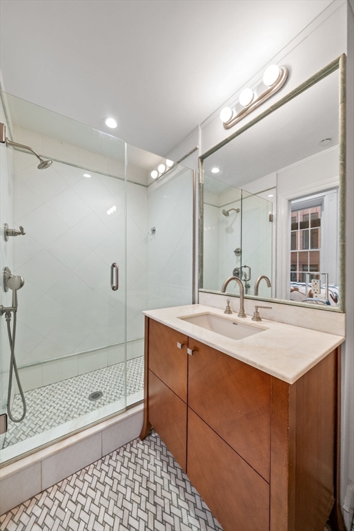 34 Hancock St # 2B