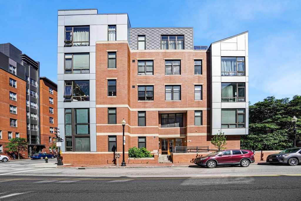 735 Harrison # W104