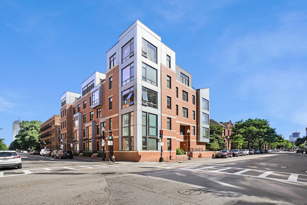 735 Harrison # W104