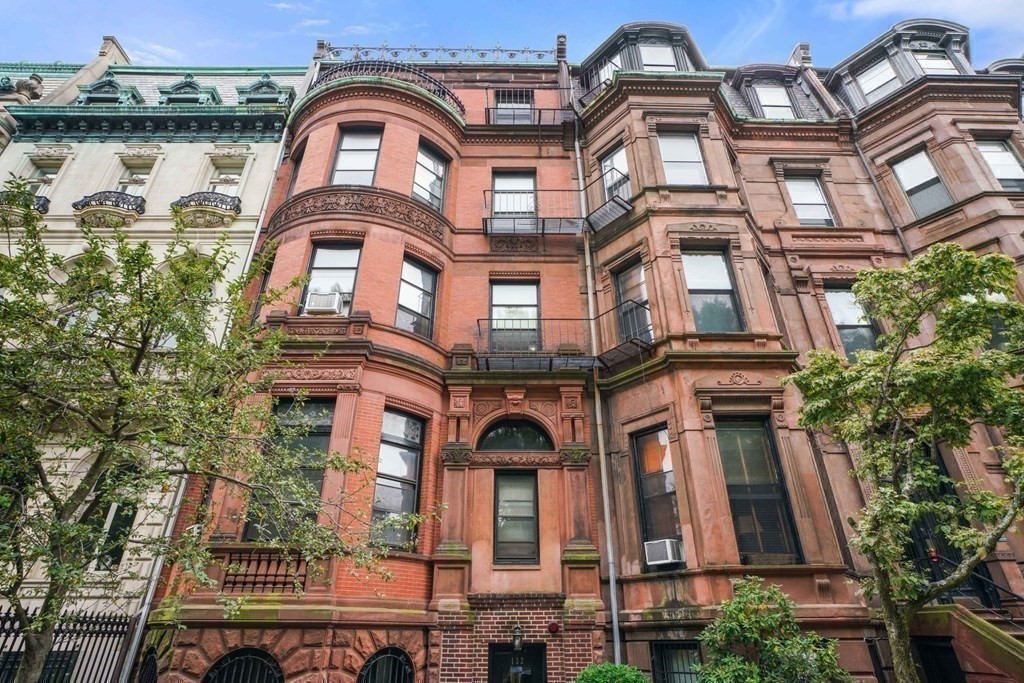 132 Commonwealth Ave Unit: 9PH