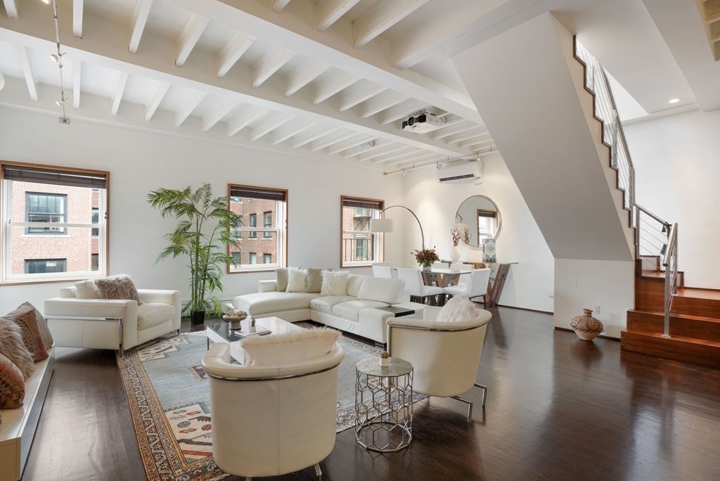 132 Commonwealth Ave Unit: 9PH