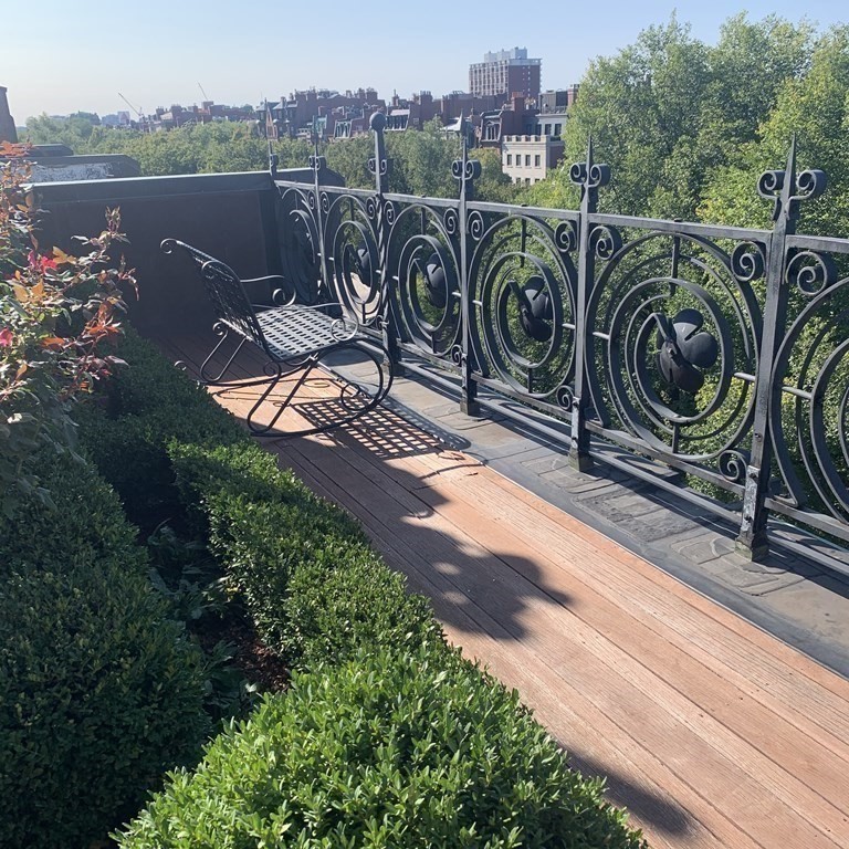 132 Commonwealth Ave Unit: 9PH