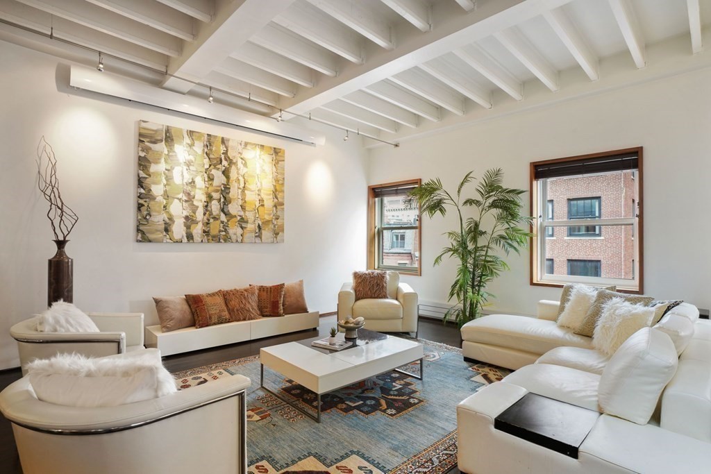 132 Commonwealth Ave Unit: 9PH