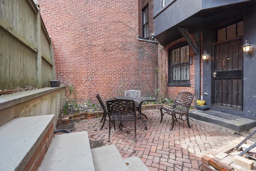 296 Marlborough St. # 1