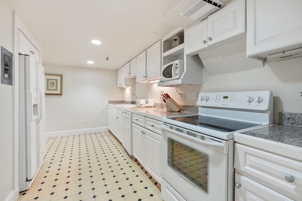 296 Marlborough St. # 1