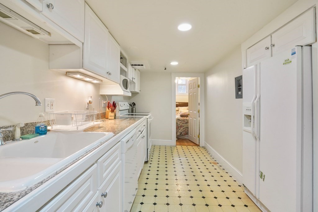 296 Marlborough St. # 1