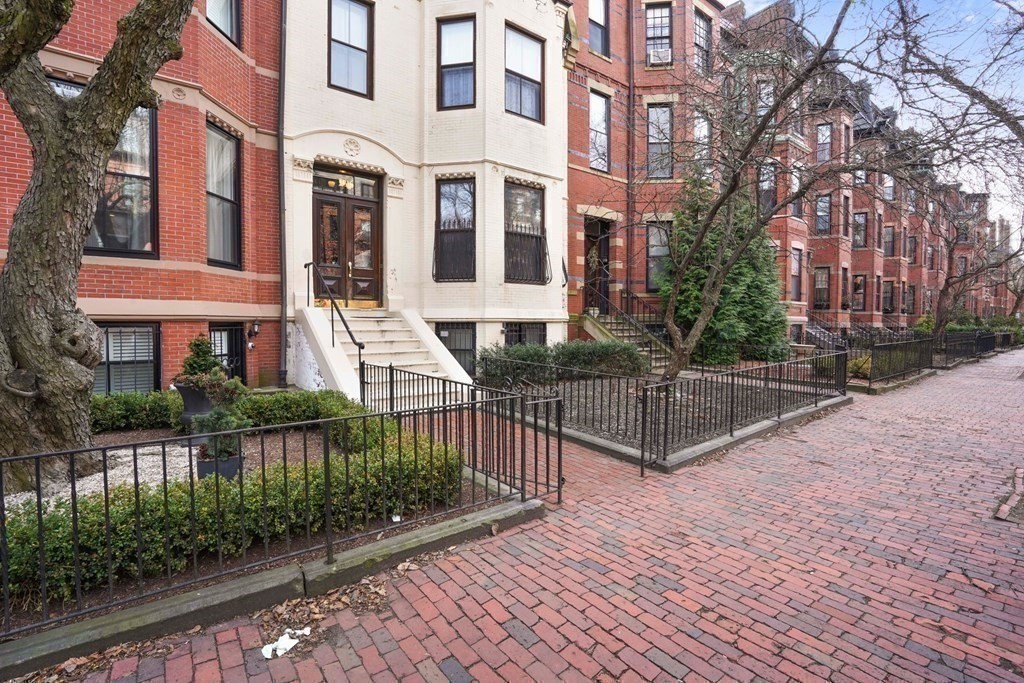 296 Marlborough St. # 1