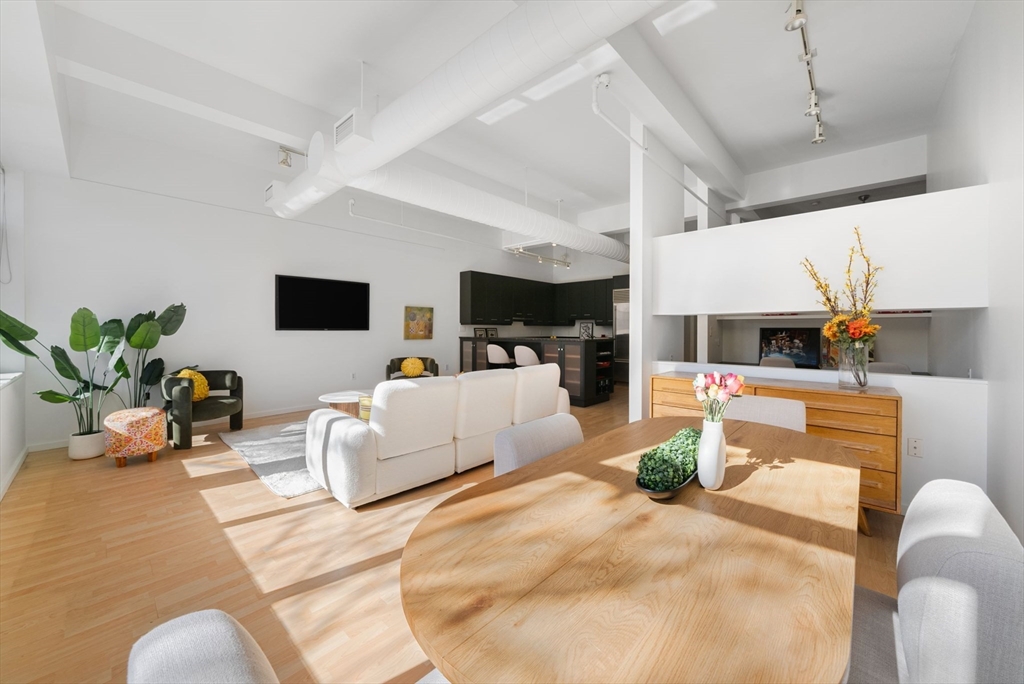 1200 Washington St # 213A, Boston Unit: 213A