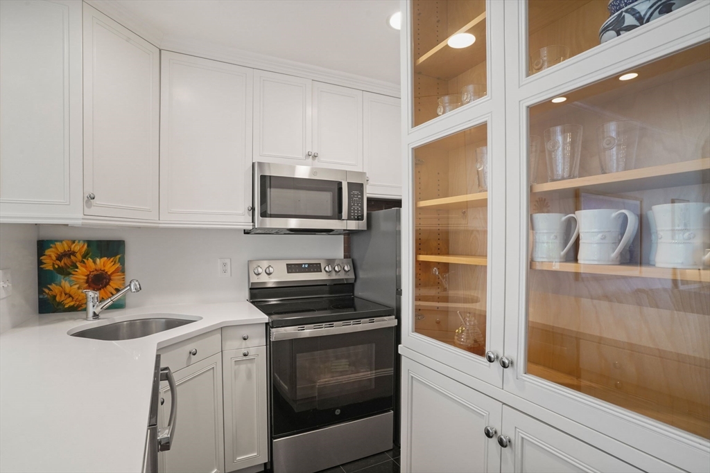 76 Marlborough St # 3