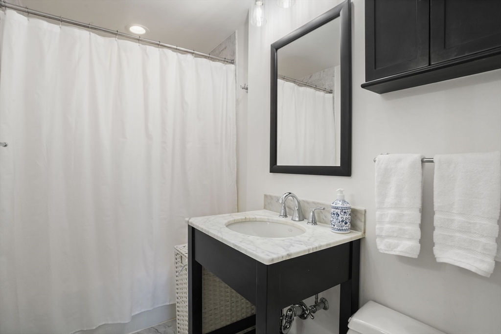 76 Marlborough St # 3