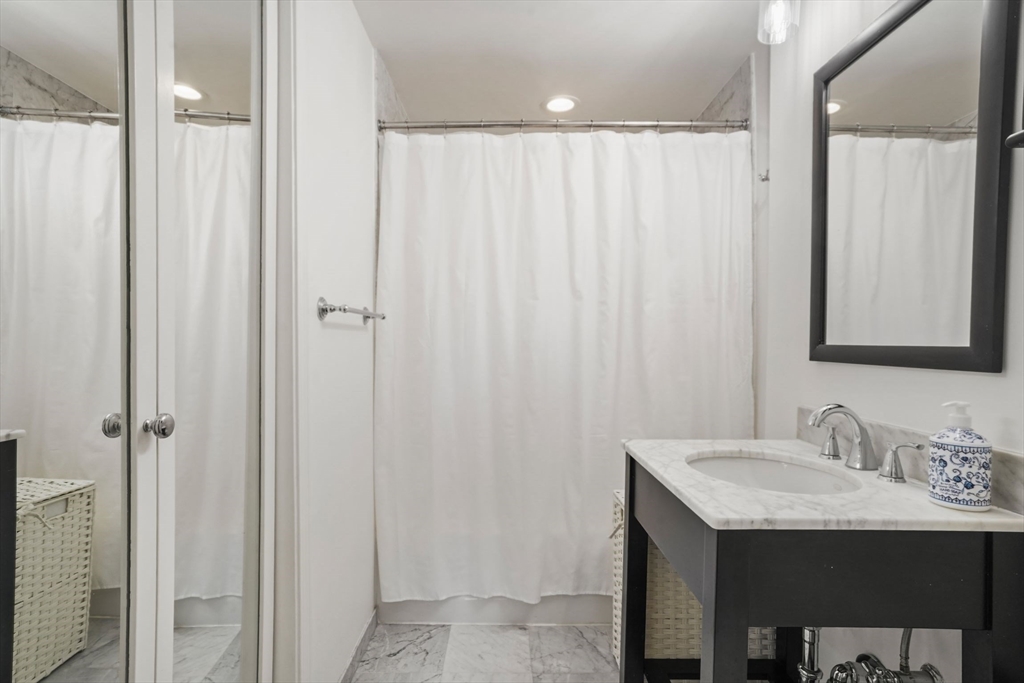 76 Marlborough St # 3