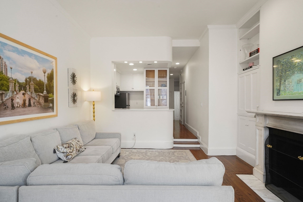 76 Marlborough St # 3