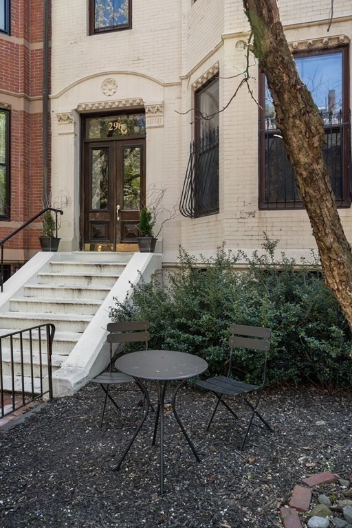 296 Marlborough St # 2