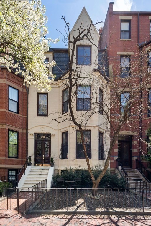 296 Marlborough St # 2