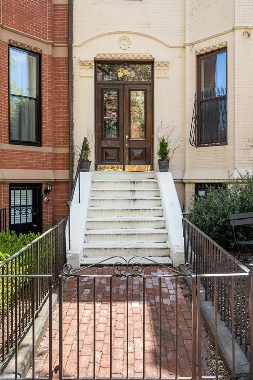 296 Marlborough St # 2
