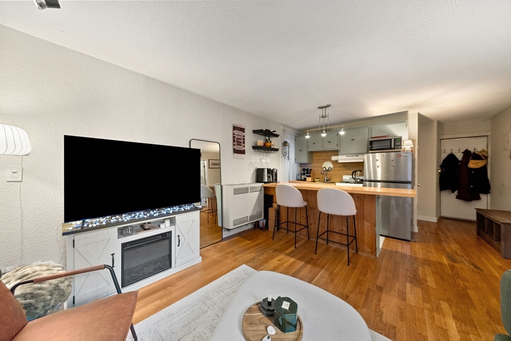 10 Henchman St # 2R