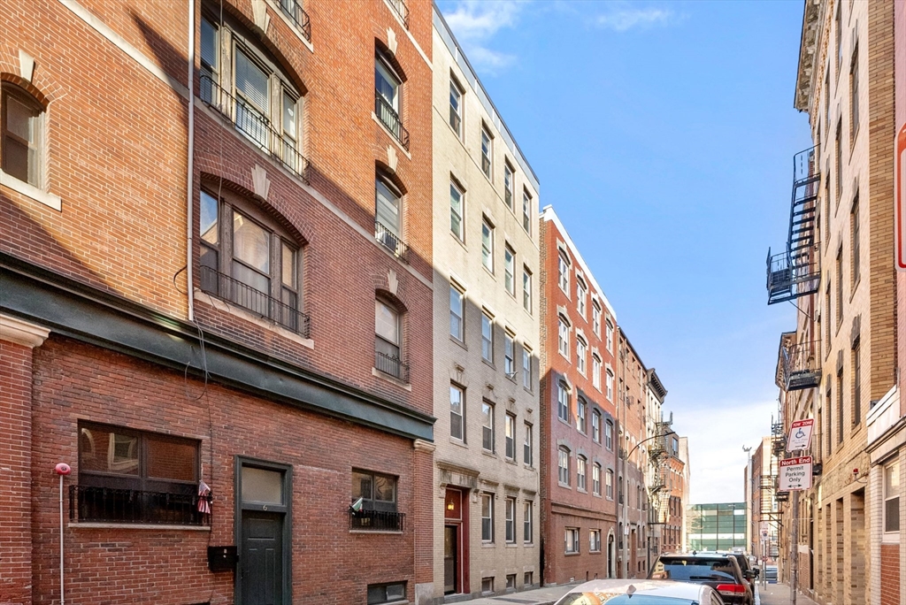 10 Henchman St # 2R