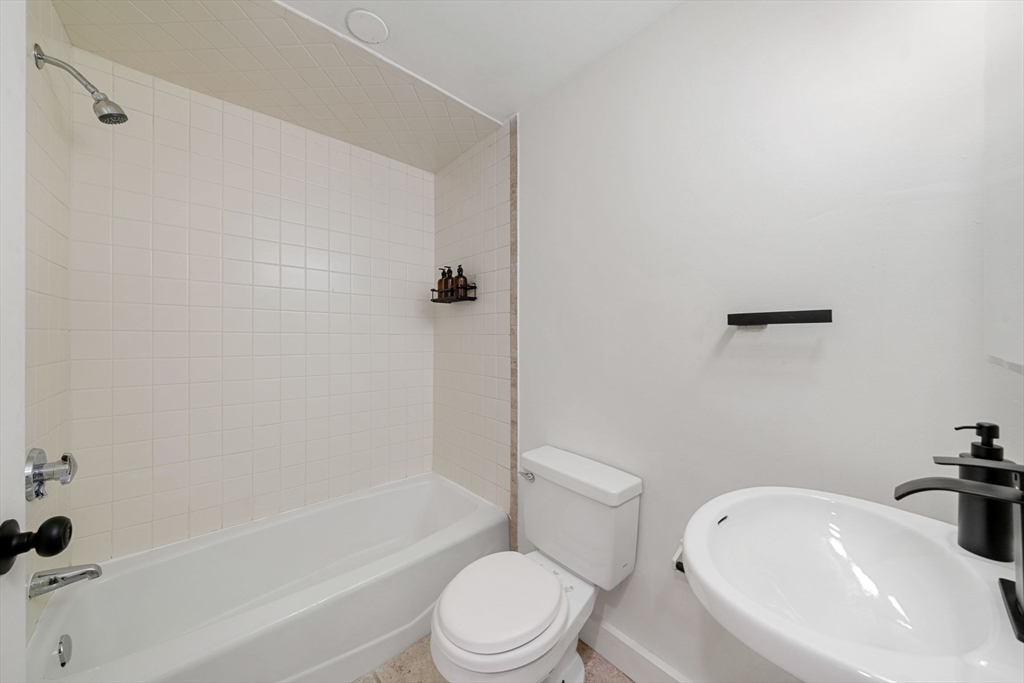 102 Revere St # 1A