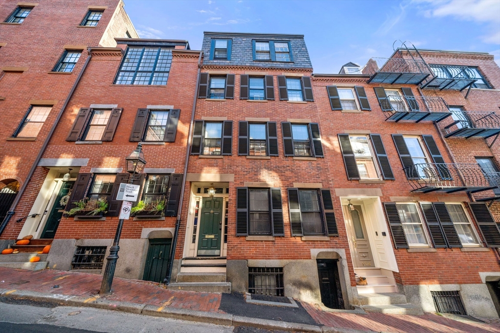 102 Revere St # 1A