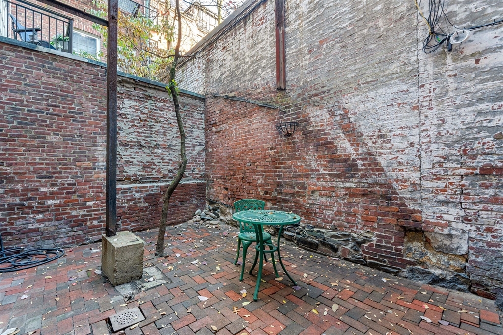 102 Revere St # 1A