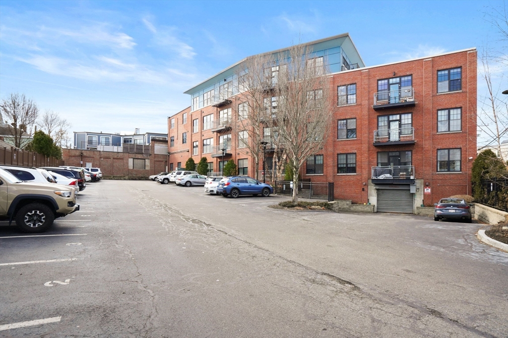 944 Dorchester Ave # 57