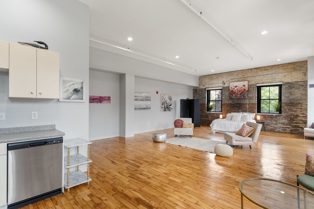 70-72 Northampton St # 200A