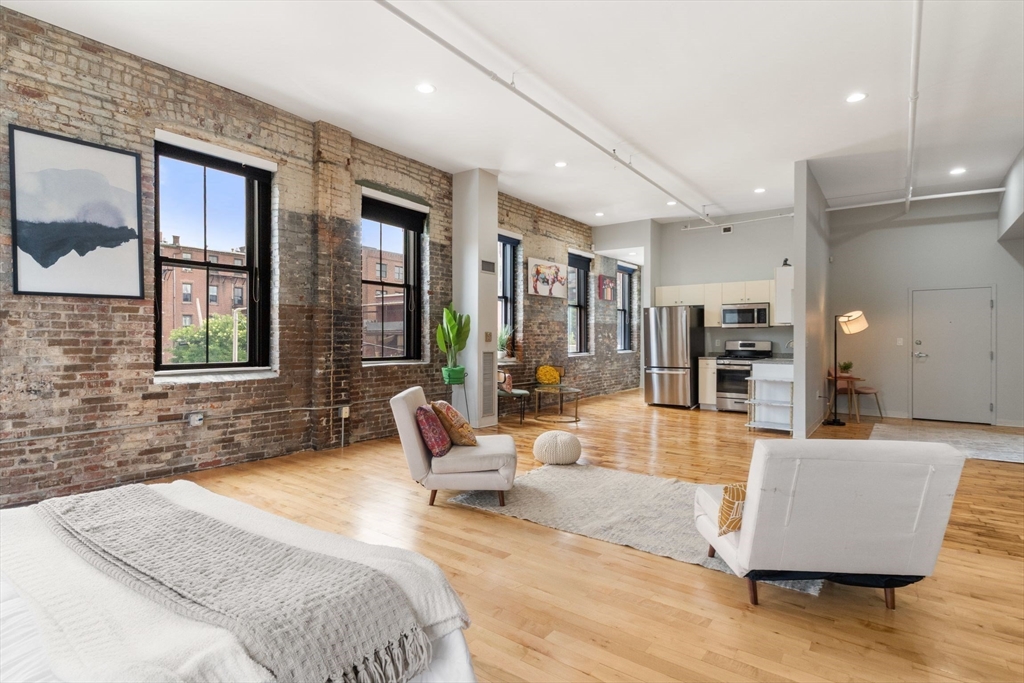 70-72 Northampton St # 200A