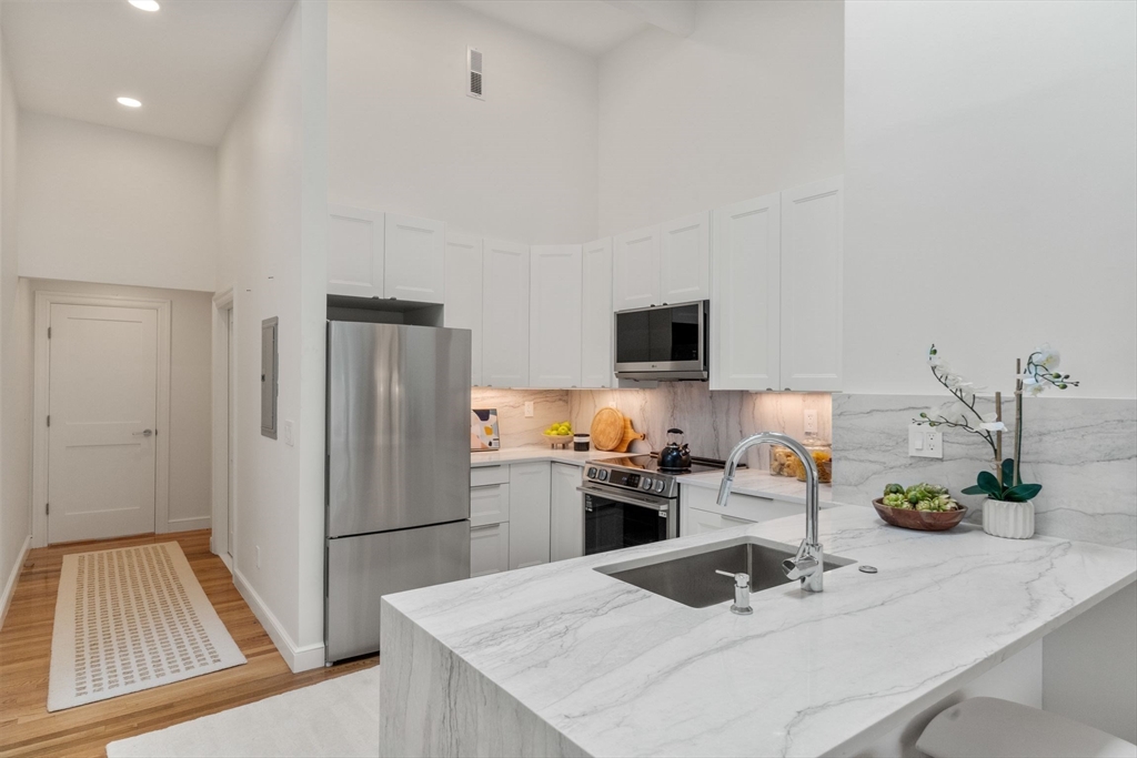 116 W Concord St # 4