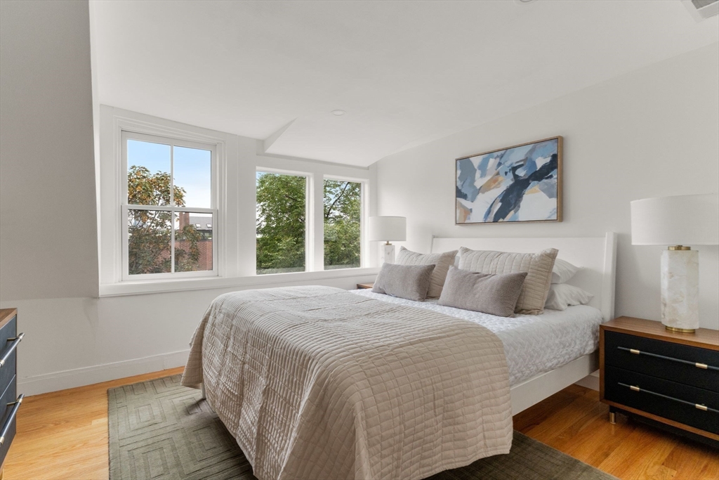116 W Concord St # 4