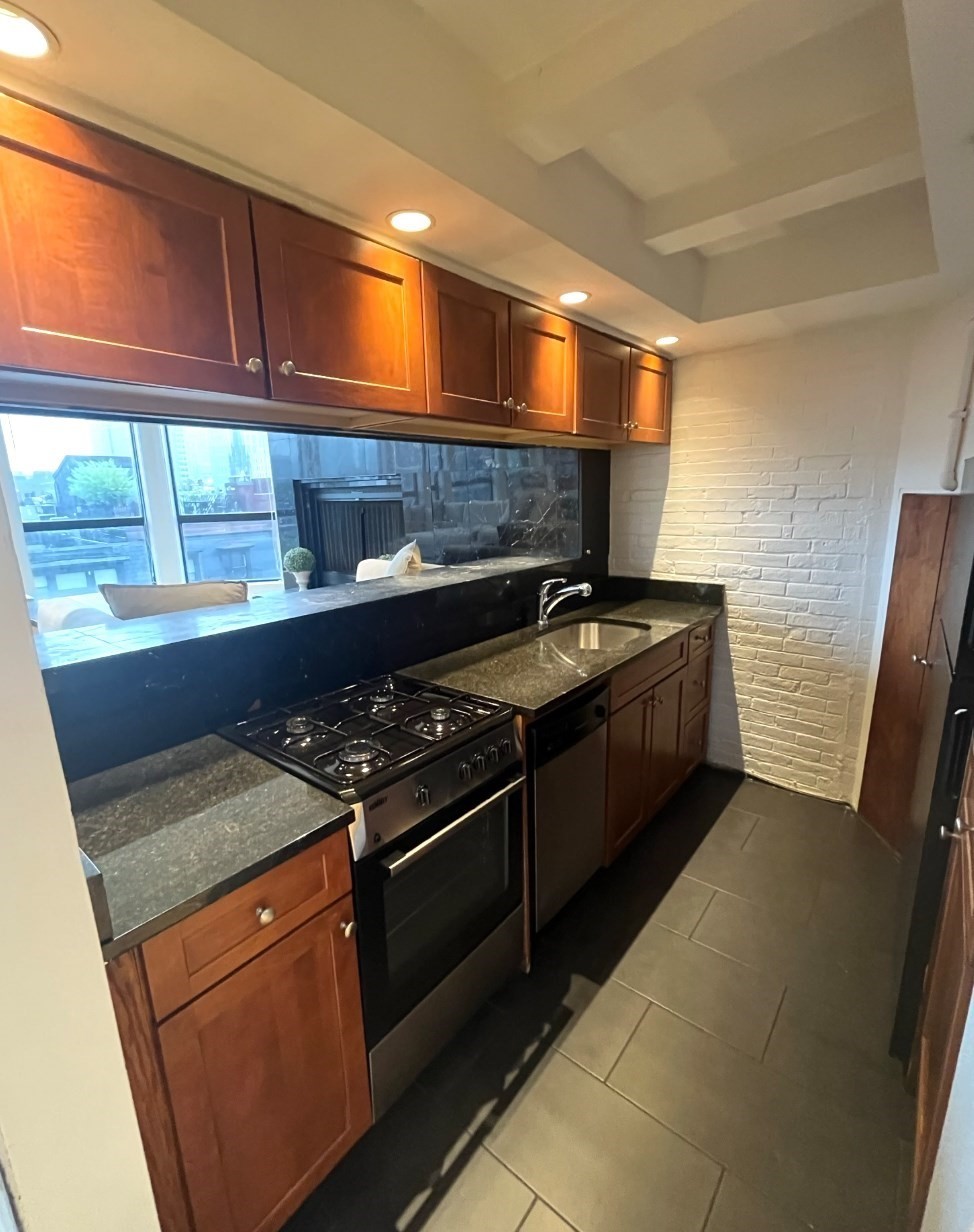 113 Beacon St Unit: PHR