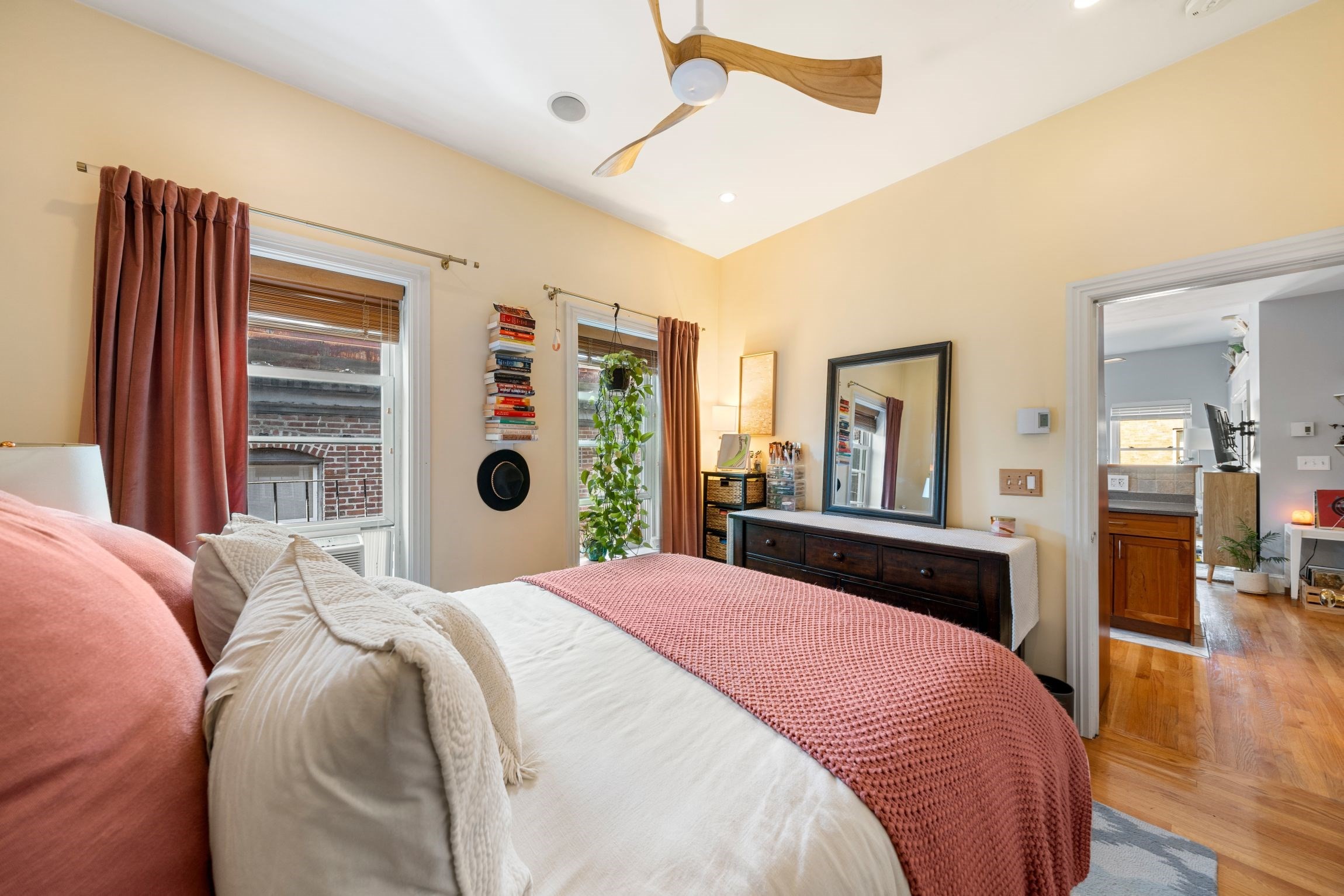 84 Prince St # 5B