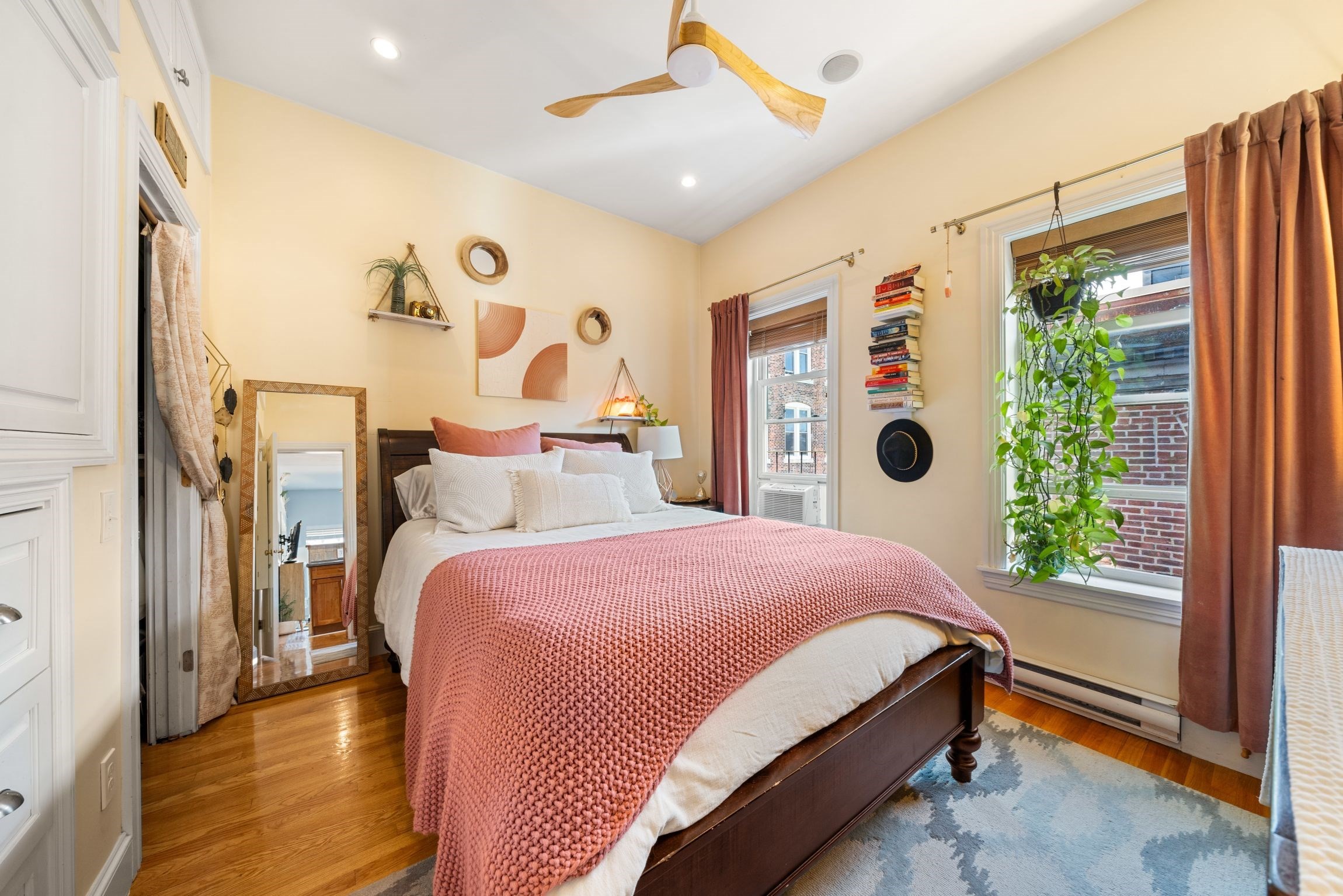 84 Prince St # 5B