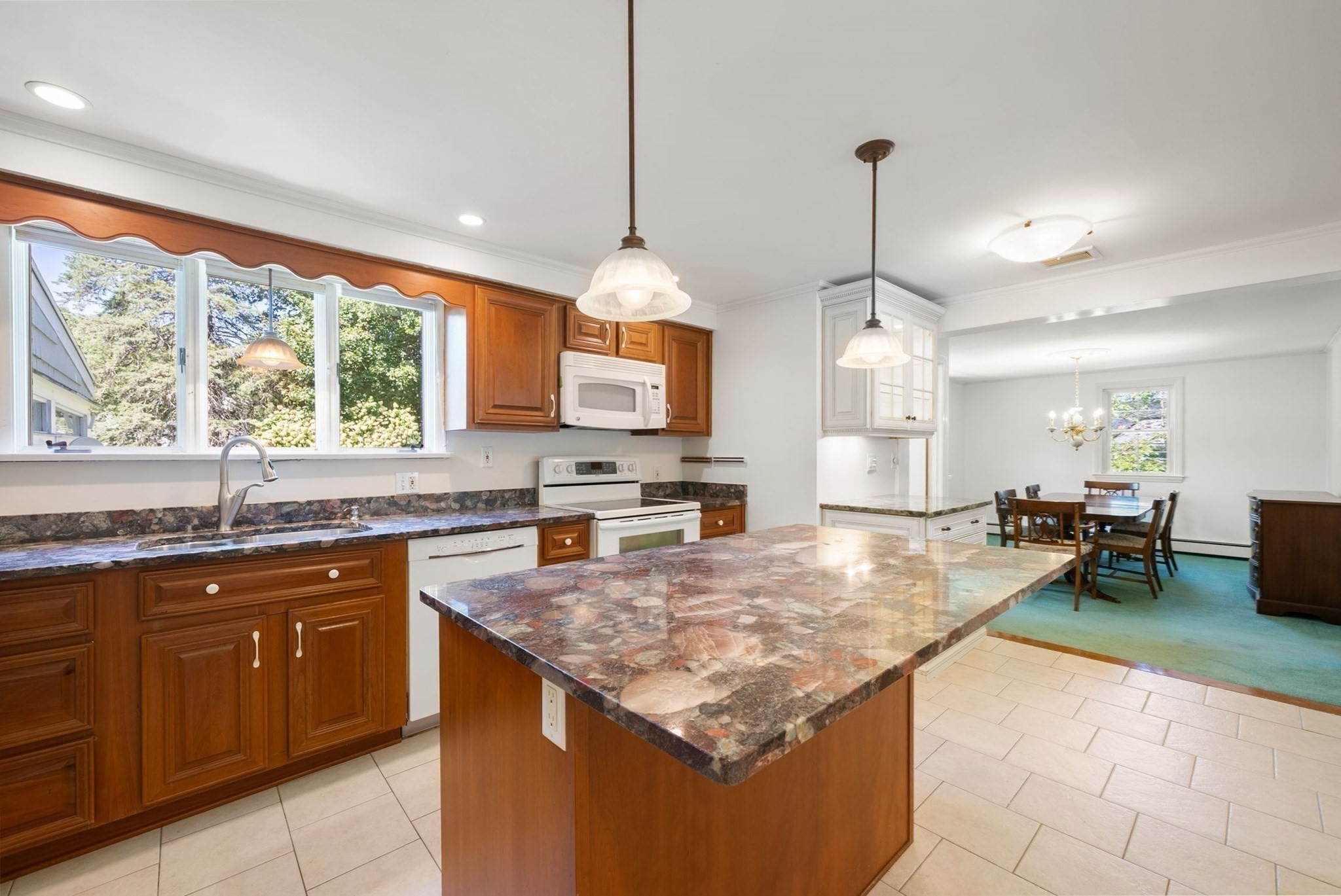 4 Carson Rd