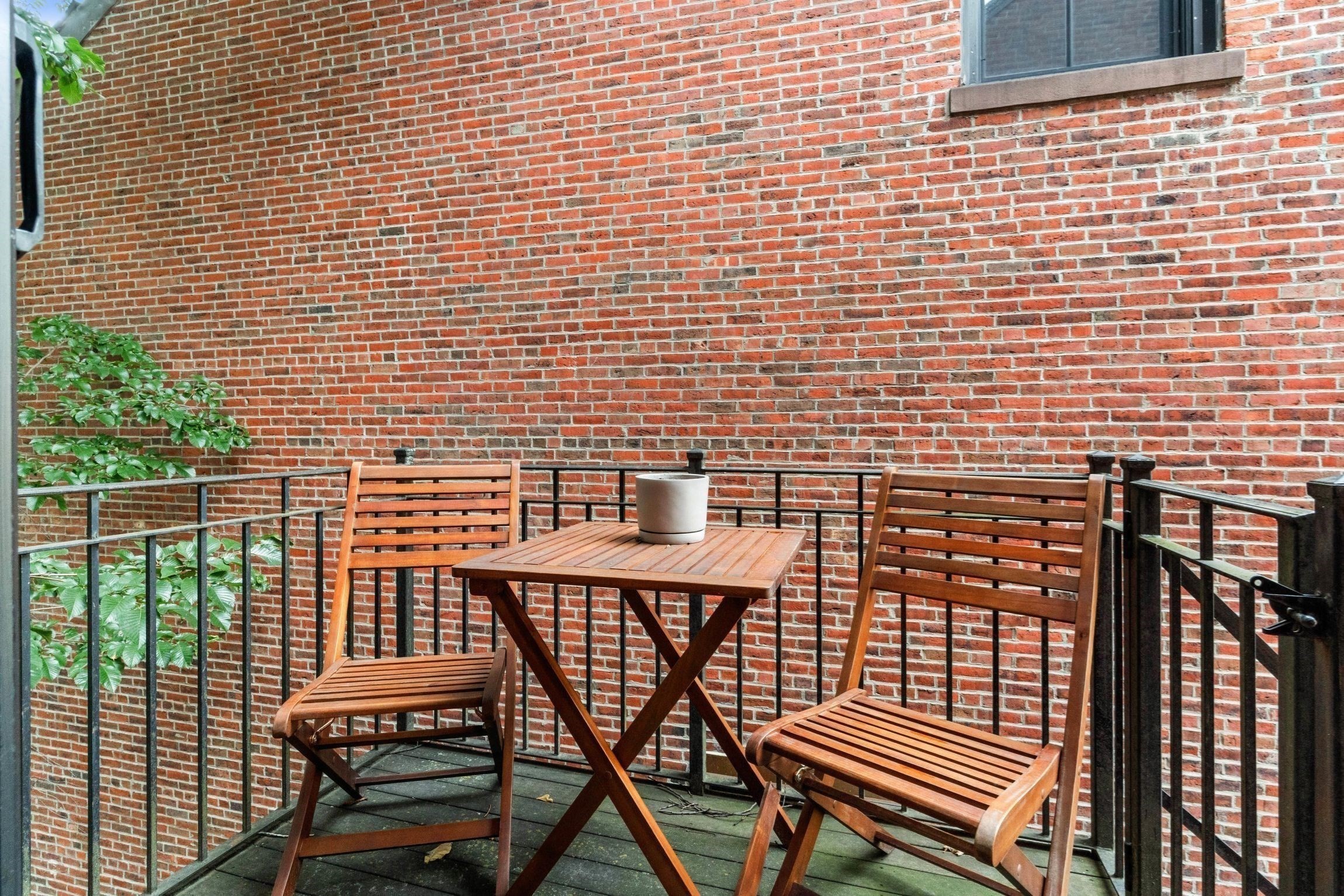 31 Mount Vernon St # 4
