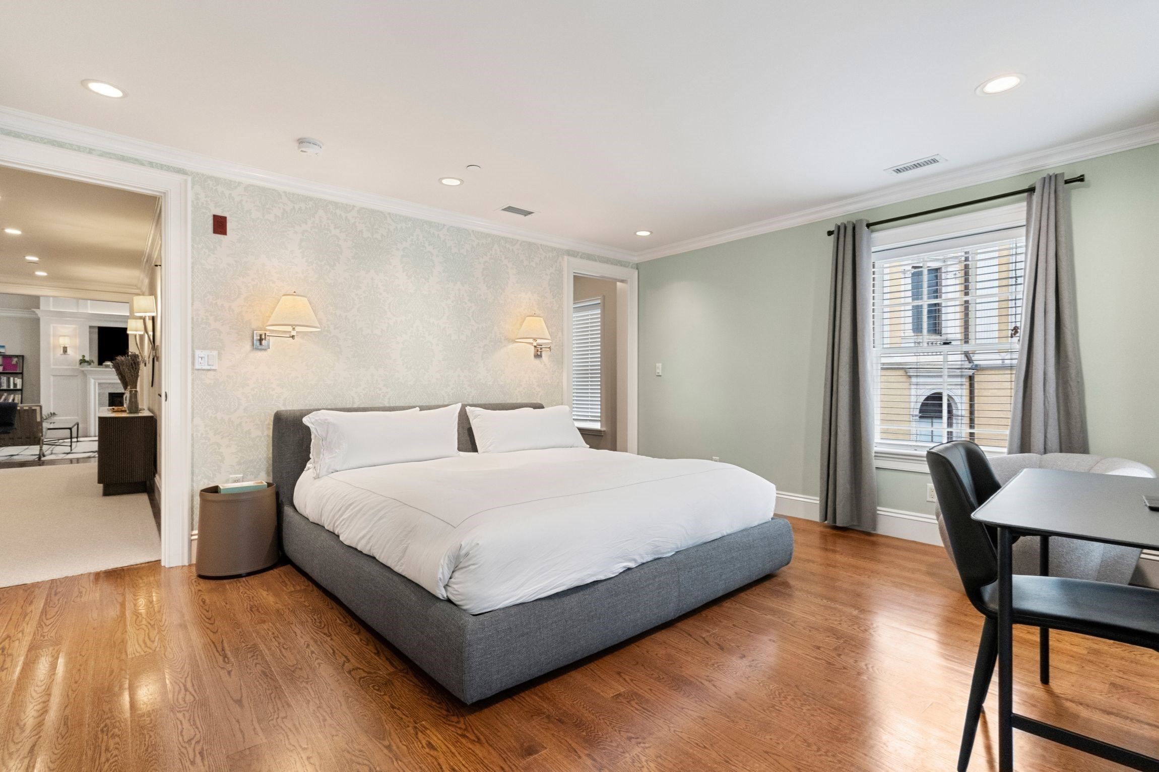 31 Mount Vernon St # 4