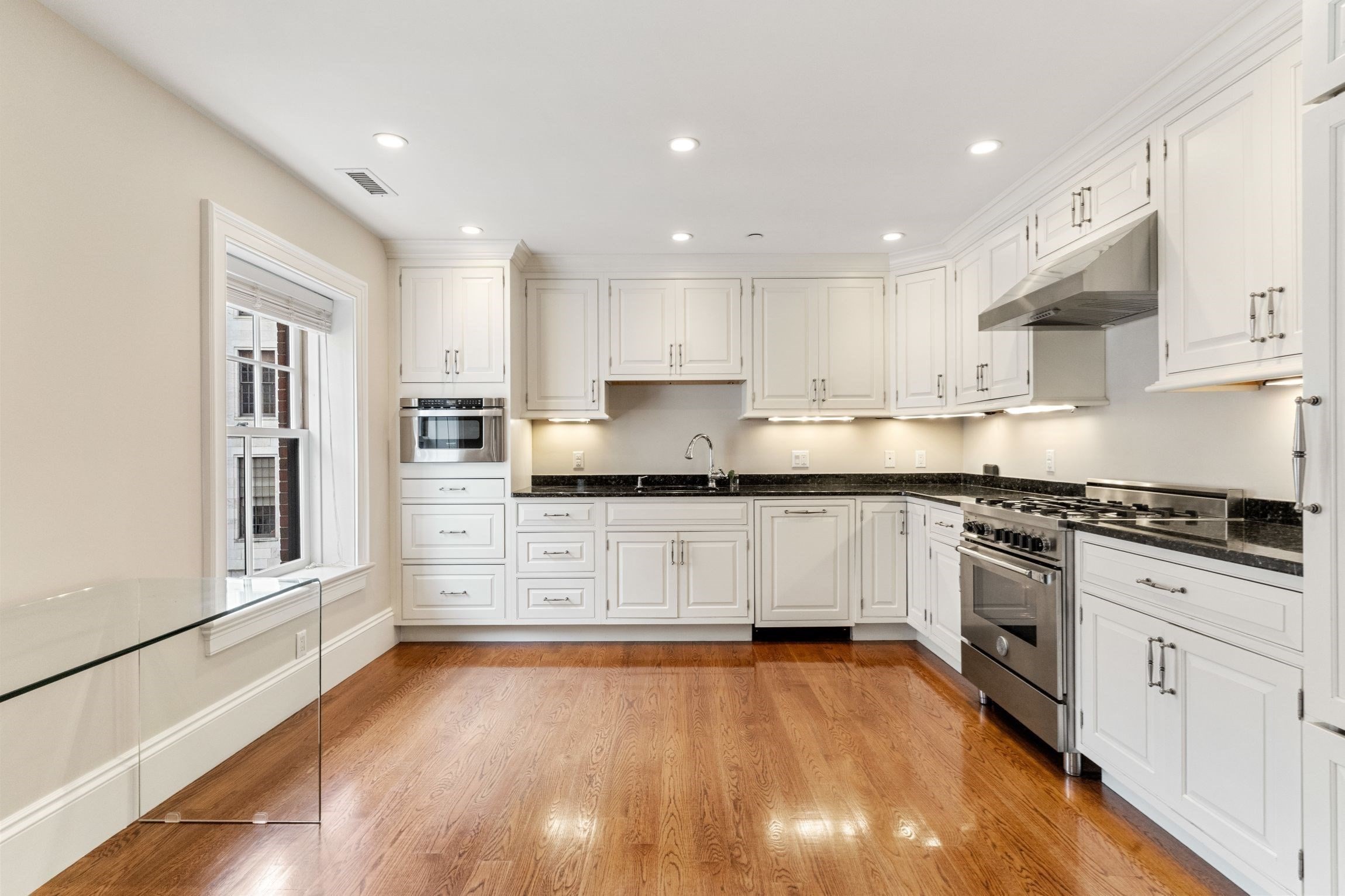 31 Mount Vernon St # 4