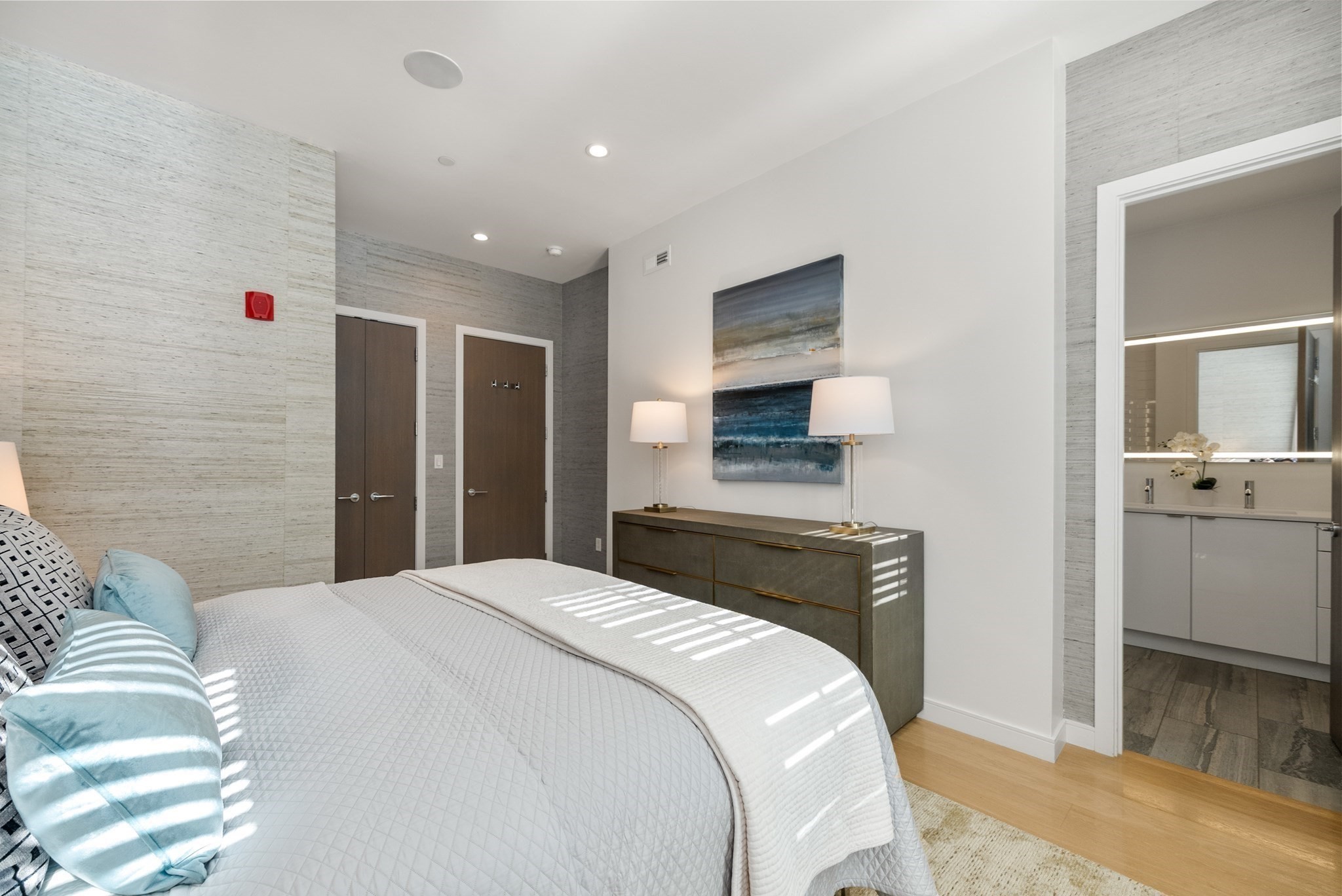 429 Columbus Ave # 2