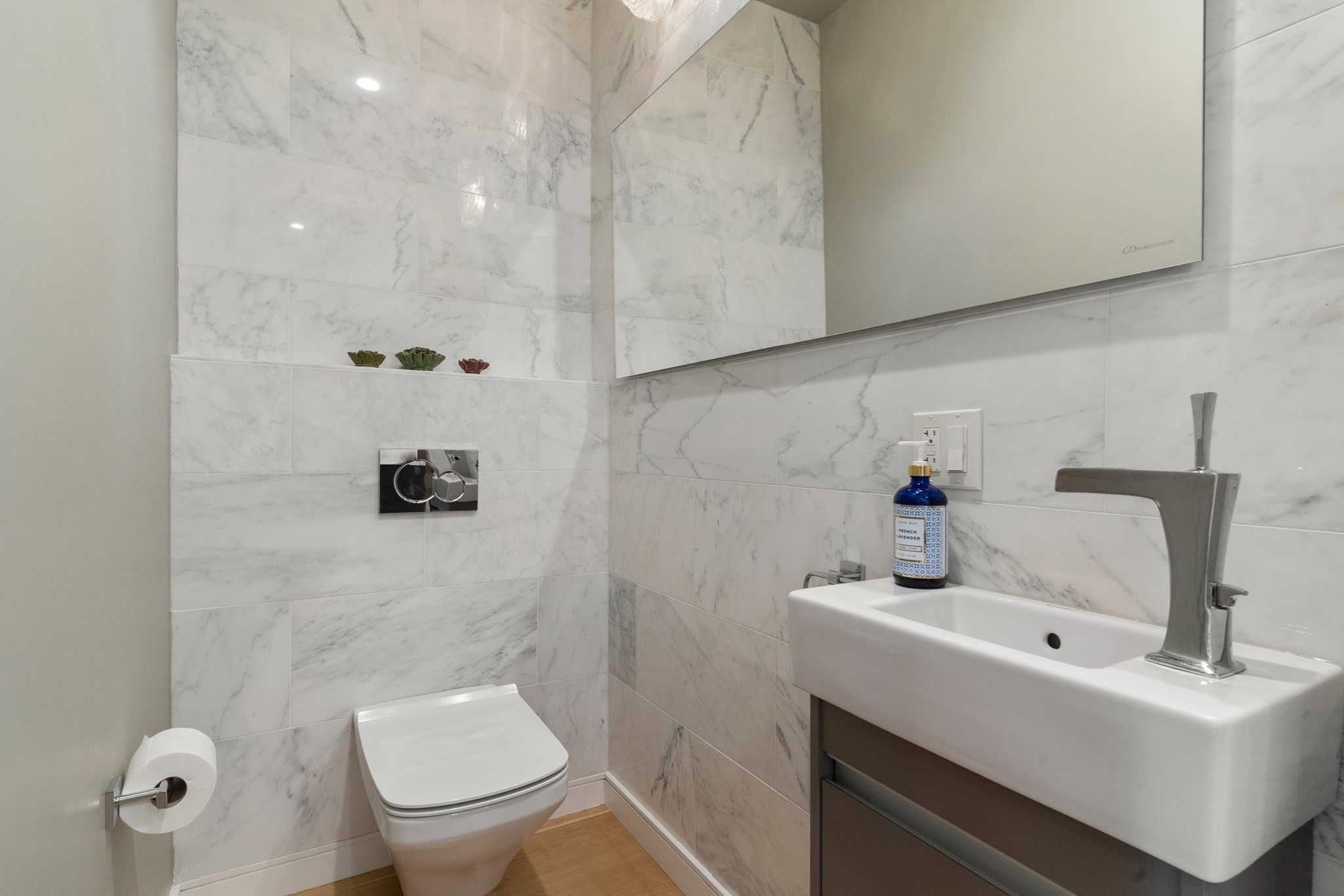 429 Columbus Ave # 2