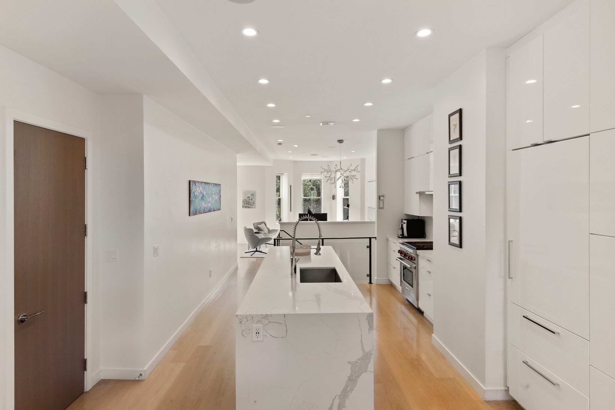 429 Columbus Ave # 2