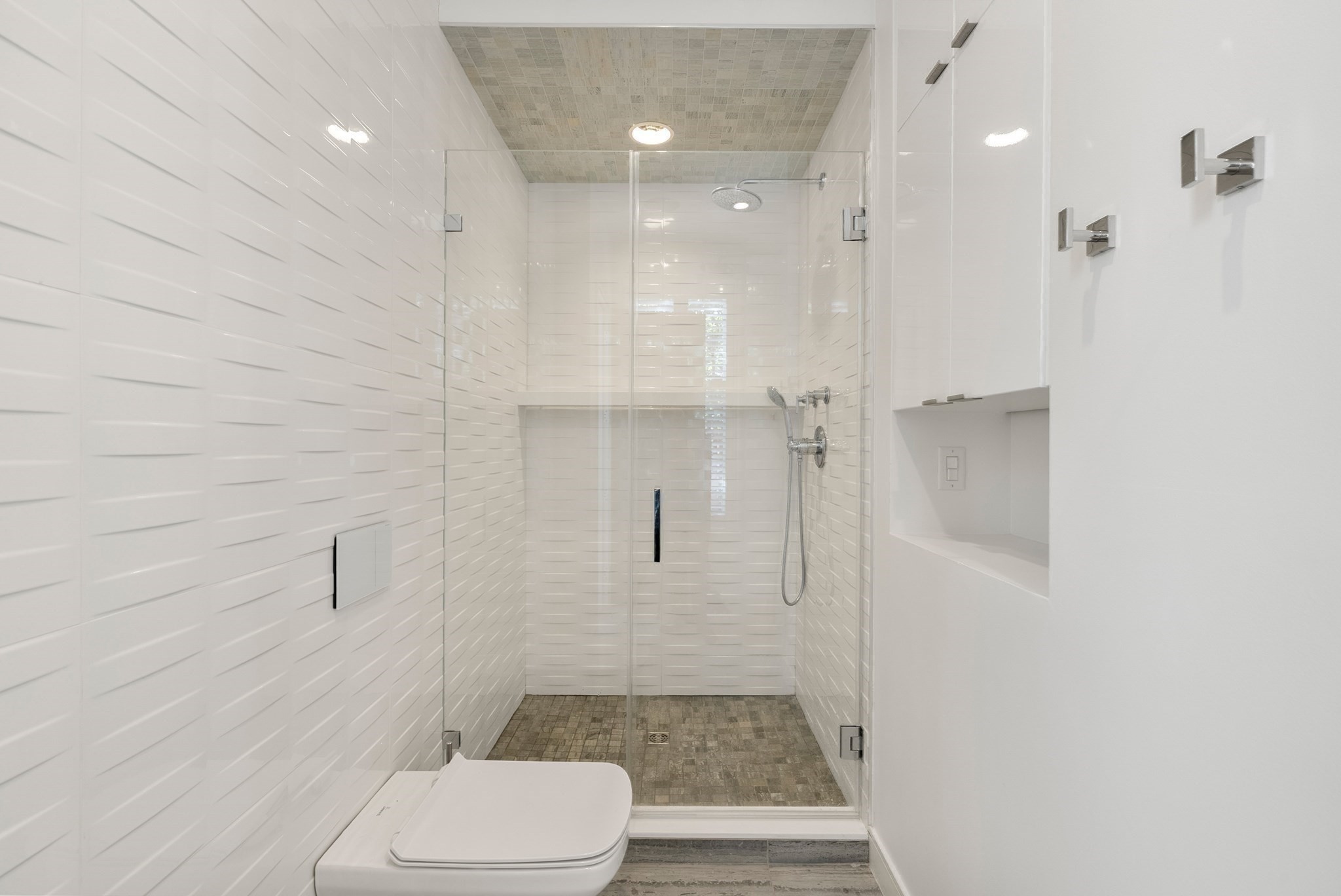 429 Columbus Ave # 2