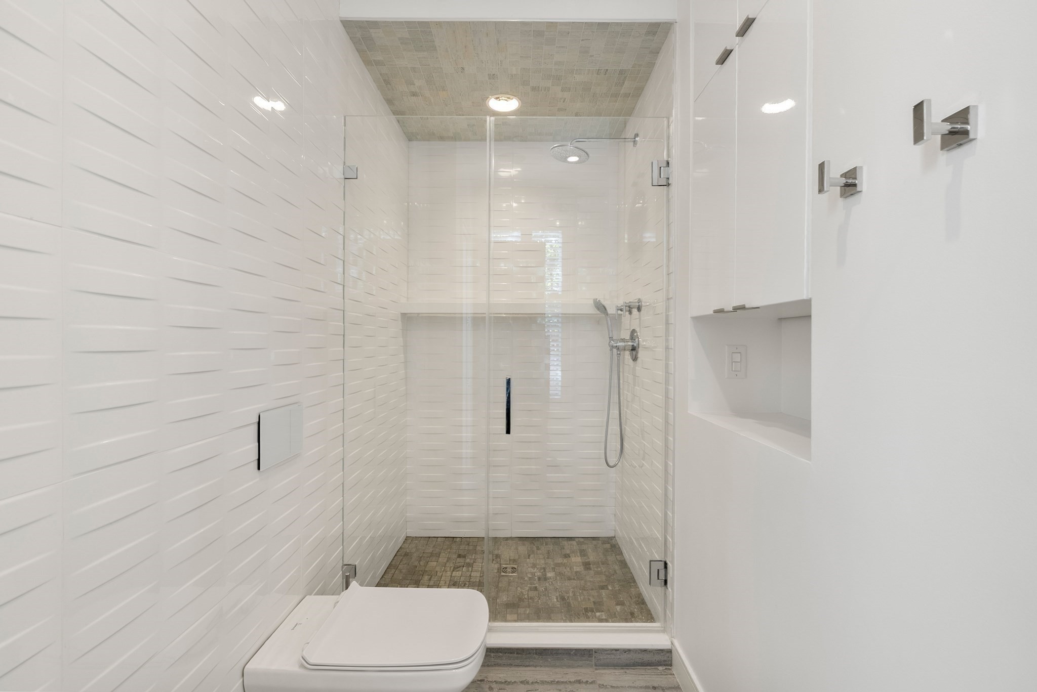 429 Columbus Ave # 2