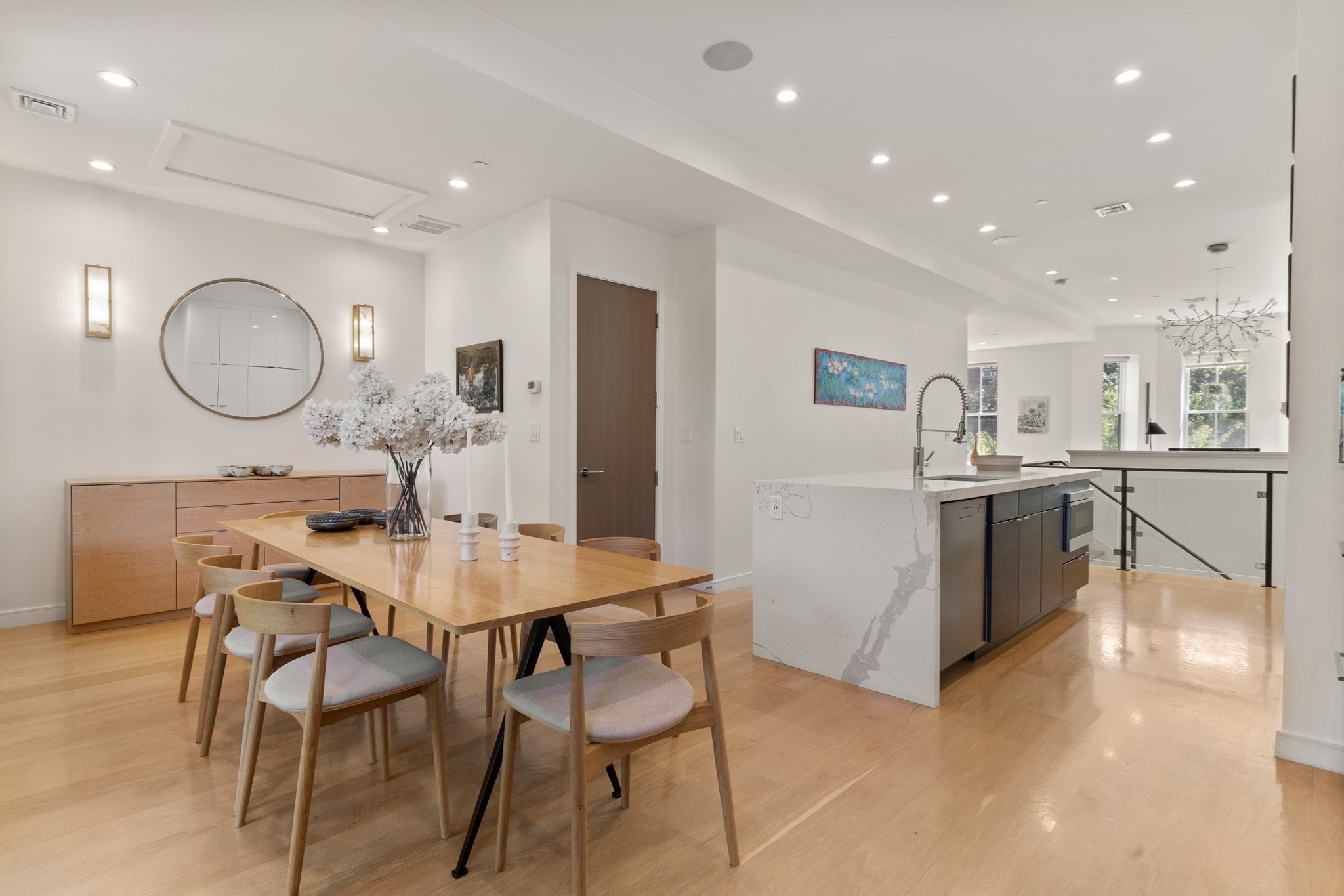 429 Columbus Ave # 2