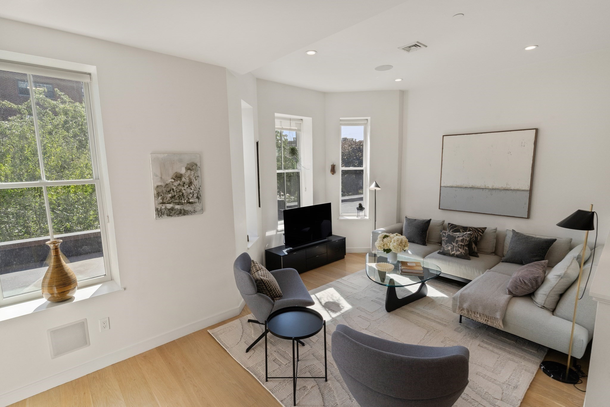 429 Columbus Ave # 2