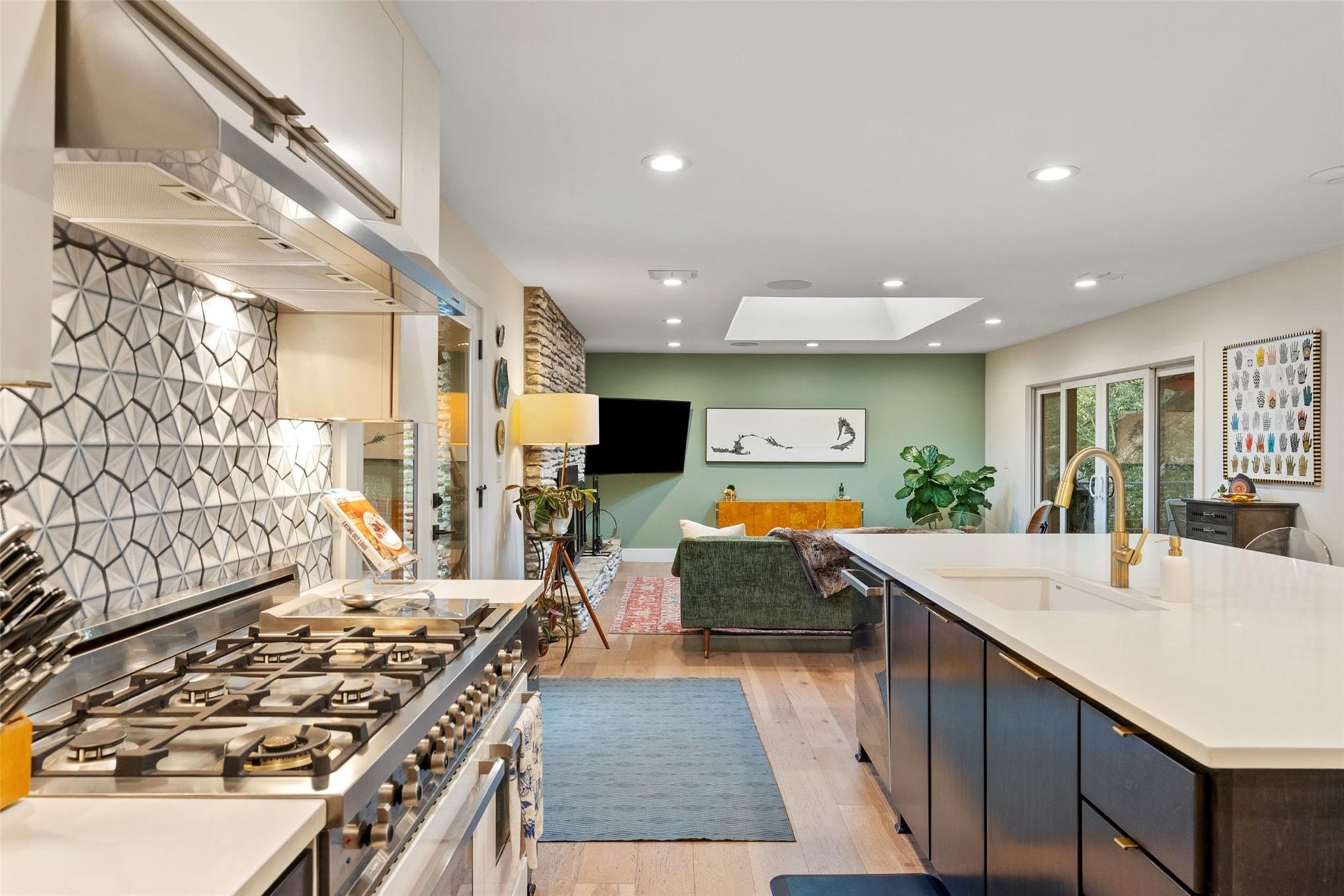 Balcones Mid-Century Modern Oasis