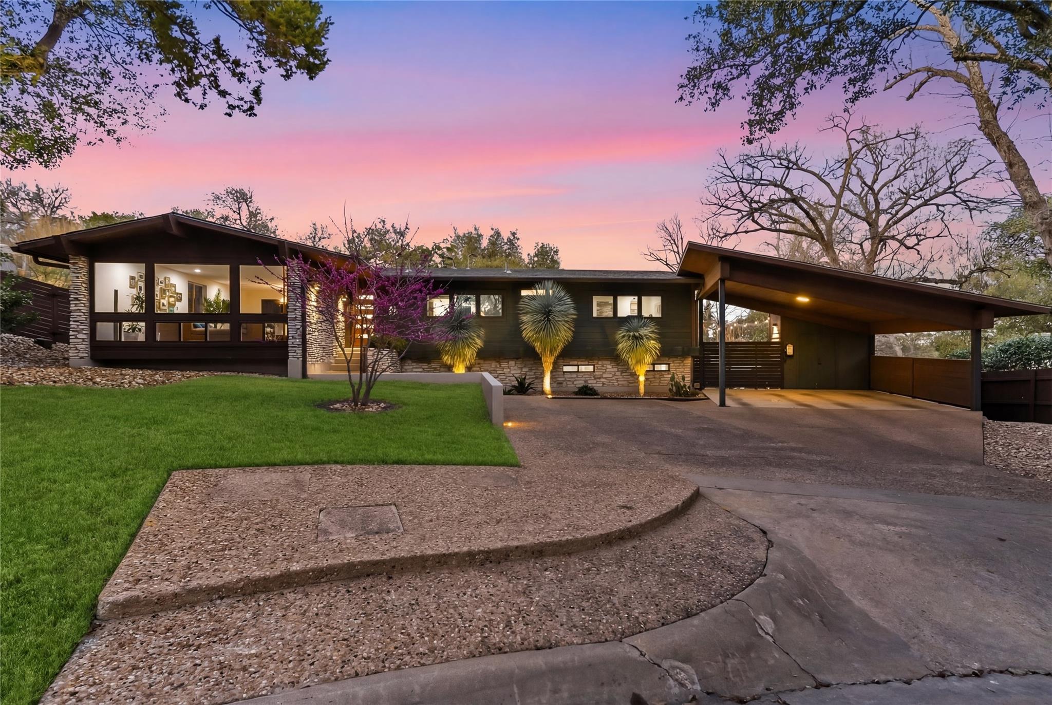 Balcones Mid-Century Modern Oasis